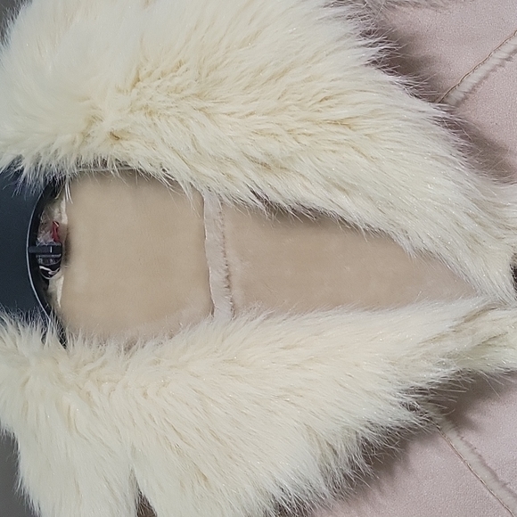 EUC - Carina Bone Suede Vest with Cream Fur Accents, Size L - Picture 4 of 13